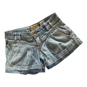 Farm Rio Jeans High Waisted Light Wash Denim Cuffed Shorts Pleated Size 36